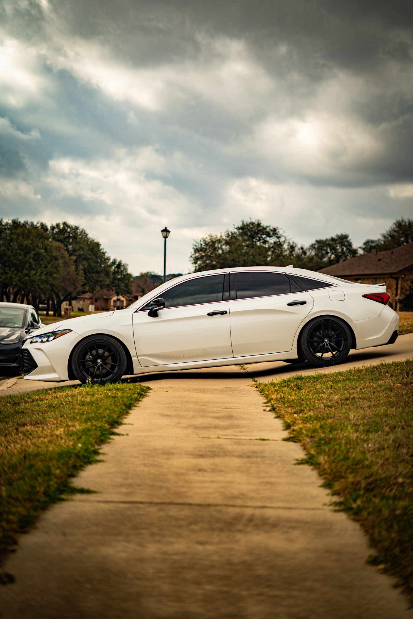 Before and after window tint comparison — Chroma Auto Lab